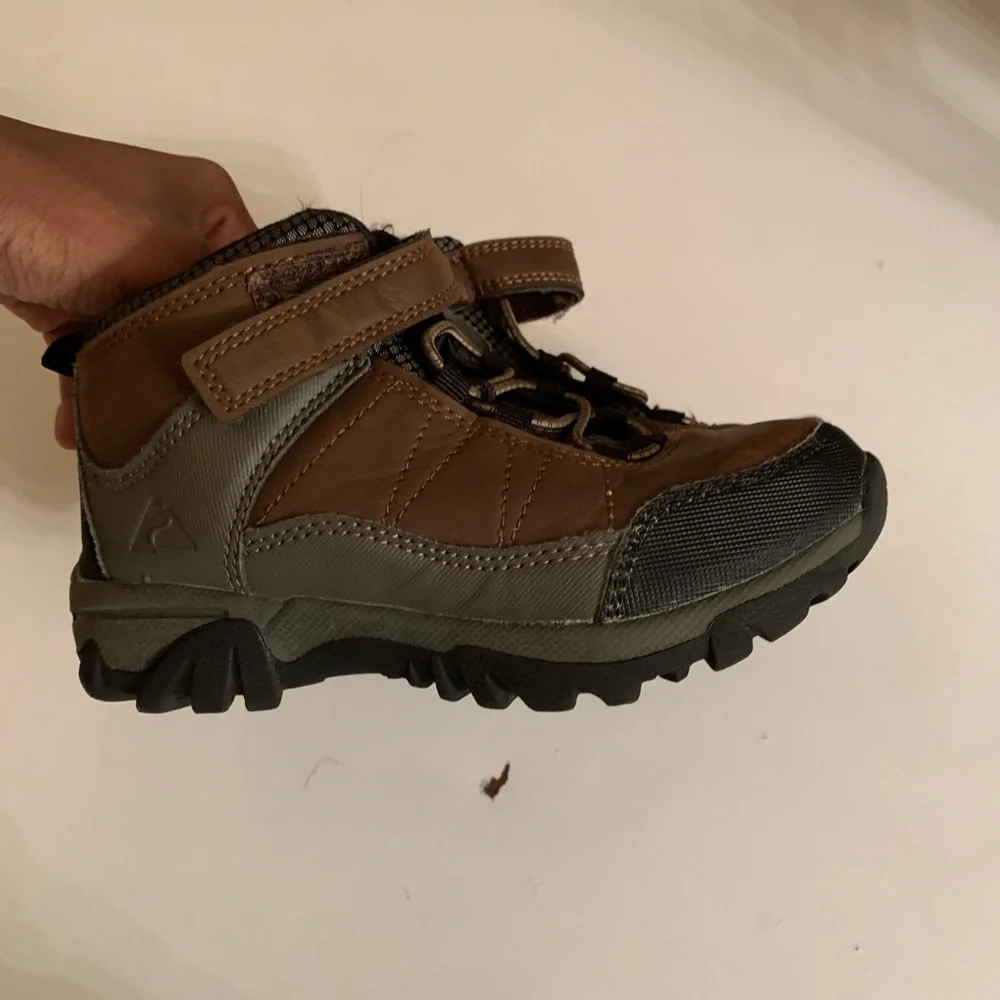 Shoes - Picture 4 of 6